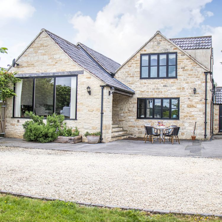 A Week at The Retreat: A Cotswolds Farmhouse Stay This March